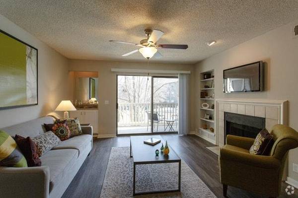 $1,349 / 1br - 855ft2 - Updated Countertops, Rolling Hills and Breathtaking Views (Hermitage Tennessee)63924811317763124