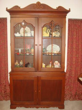 Lexington Planters Hutch 1