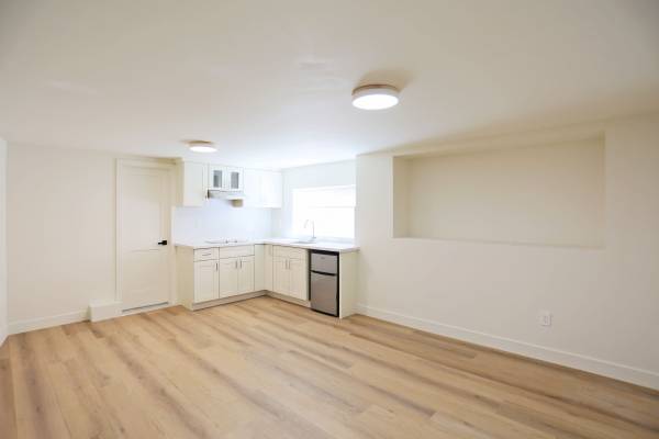 $1,850 OPEN SUN 2:30-3pm.Remodeled Studio Garden Apt,Yard,Laundry(575 A Palm) (south san francisco)64030486783107121