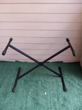 Keyboard Stand/Adjustable 1