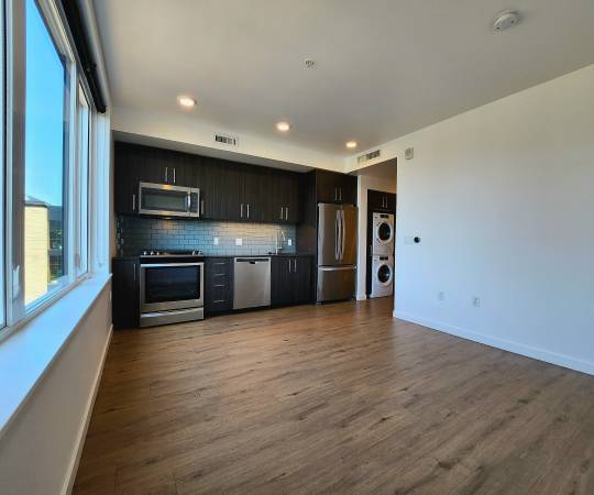 $1,431 / 398ft2 - Cozy Studios Just In Time For Fall! (Portland)63999456814723123