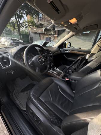 2010 AUDI Q5 SPORT AWD-1 DUEÑO-TÍTULO LIMPIO - $7,995 (ASTORIA)63654714131203124