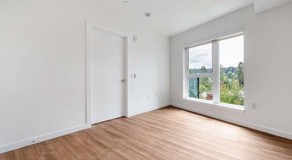 2/BD 2/BA, Mini-Split Air Conditioning, Natural wood cabinets 1
