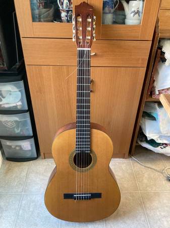 YAMAHA CG-40MA CLASSICAL ACOUSTIC GUITAR 1