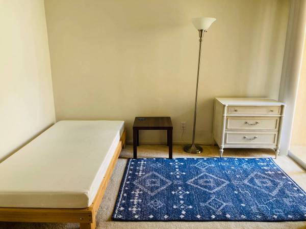 $730 / 2br - Habitación privada luminosa en el corazón de Brickell (Brickell, Miami)63825130566785120