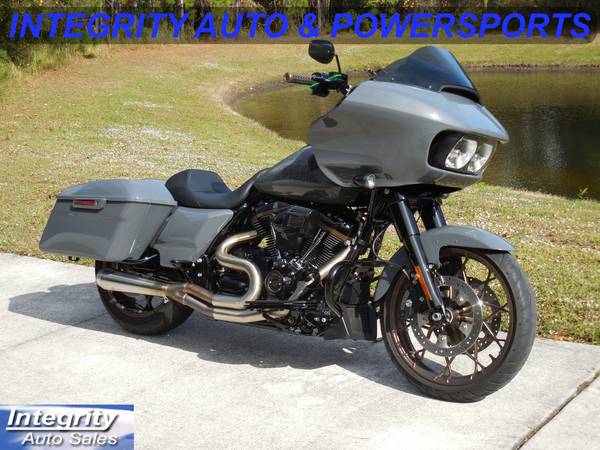 2022 HARLEY ROAD GLIDE ST 117 6K MILES FLAWLESS BIKE NEVER A BS FEE!!! 1
