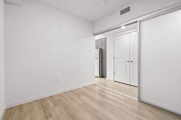 $1,899 / 1br - 518ft2 - A-722 🌞 Light-Filled Apt Just in Time for Fall! (Federal Way, Tacoma, Auburn, Kent, Lakewood, Fife)63852484151297121
