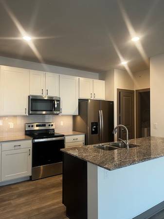 $1,468 / 1br - 762ft2 - Welcome to the Apartment Glow Up You Deserve!64020840960514121