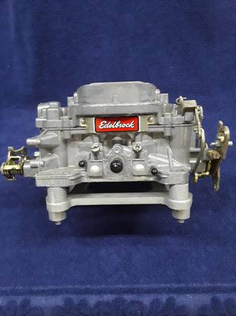 EDELBROCK 600 PERFORMANCE CARBURETOR 1