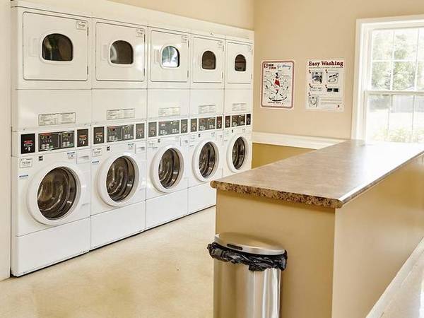 $1,857 / 3br - 1200ft2 - Cocina completamente equipada, incluyendo lavavajillas, canasta de baloncesto (estacionamientos o cochera alquilable)63665877099267123
