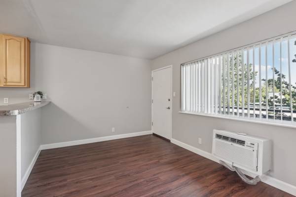 $2,660 / 2br - 800ft2 - Amplio departamento de dos habitaciones - Lavadora y secadora, cochera - ¡Llámenos hoy! (walnut creek)63813587890561123