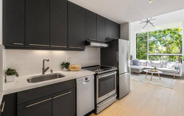 $1,800 / 1br - 644ft2 - Newly Renovated 1br/1ba Urban Loft (emeryville)63857952038529123