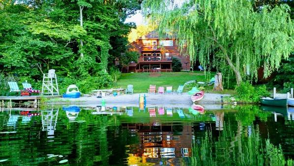 $70 / 3br - Lovely&Lakeside&Home (Vernon, CT)64210698224899120