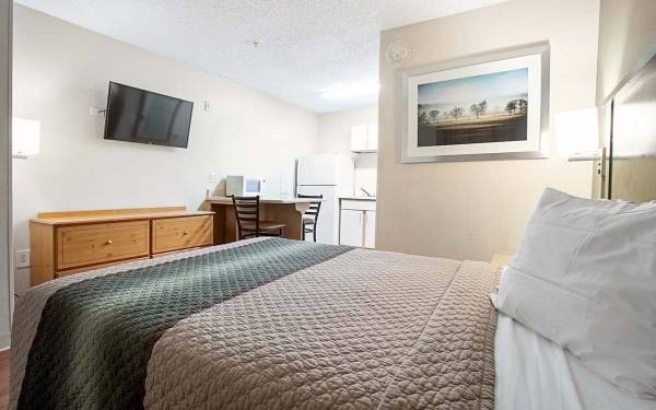 Complimentary Internet Access, Parking Included, Utilities Included 1