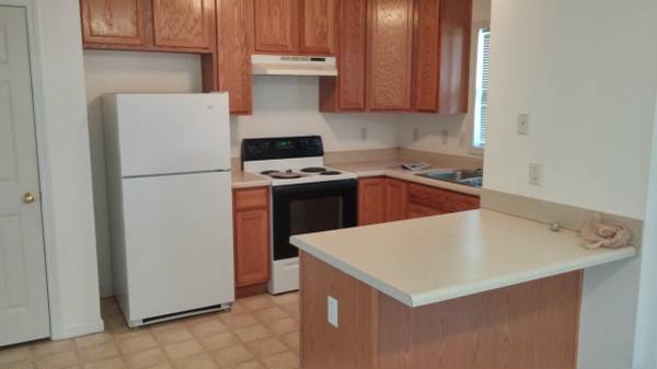 $1,300 / 1br - 600ft2 - 1b/1b in South Asheville, Arden area (2248 Hendersonville Rd)64029373719683122