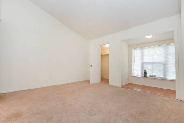 $1,110 / 1br - 635ft2 - Specials ! 1/2 off Deposit and $0.00 Admin fee PLUS 1 WEEK FREE!!! (Metairie)63792145919617123
