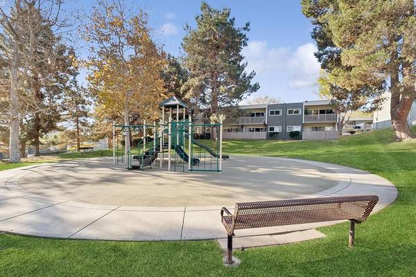 $2,960 / 3br - 1065ft2 - Amplio almacenamiento, 8 centros de lavandería convenientes, Vivienda asequible (San Diego, Poway, Penasquitos, Mira Mesa, Scripps Ranch)63865932715011122