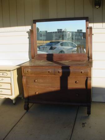 NELSON.MATTER FURNTIURE COMPANY 4 drawer dresser and mirror 1