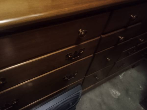 Sprague and Carleton dresser with mirror rock maple 1