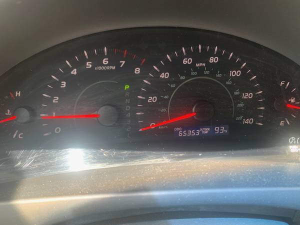 Toyota Camry LE, 65.000 millas!! Título limpio en mano - $6.999 (OXON HILL)63435157149569121
