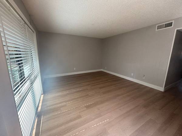 $1,069 / 2br - 900ft2 - Now Leasing – October Availability at Villas Las Cerezas (4515 E Grant Rd)63674756343681120