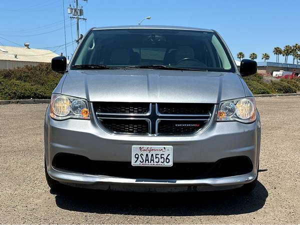 2016 DODGE GRAND CARAVAN - ¡ASIENTOS EN TERCERA FILA! - $7,500 (San Diego)63616026945281121