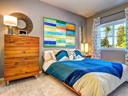 $1,990 / 2br - 956ft2 - Outdoor Bliss: Walking Trails, Bark Park, and More (Edgewood)63934548874755123