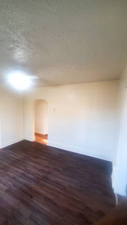 $1,075 / 3br - 1350ft2 - 3 bedrooms and one bath for rent $1075 plus deposit (Cleveland)63924296644995121
