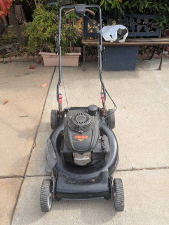 Honda engine Craftsman self propelled lawn mower 1
