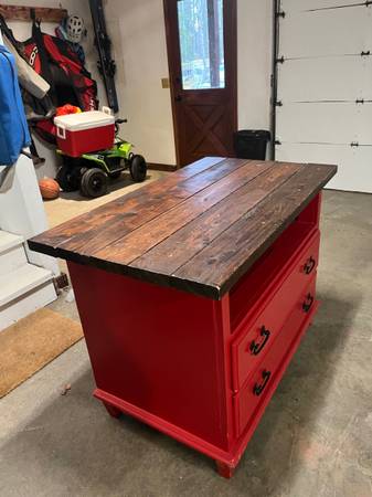 Dresser 1