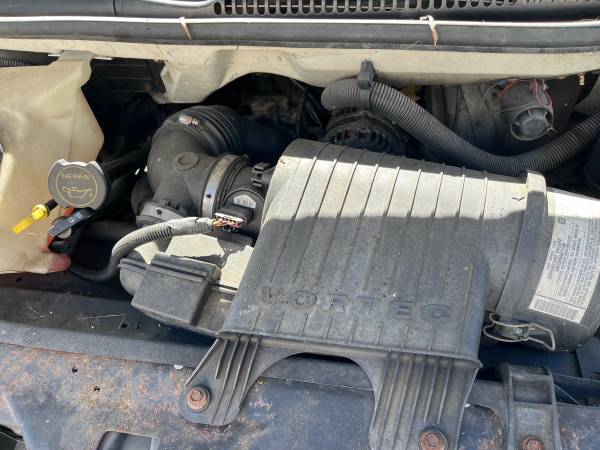 2005 GMC Savana - Photo 7