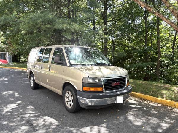 ✅ 2011 GMC Savana AWD 4X4 Runs Great ✅ - $5,500 (Chantilly VA)63616499974531121