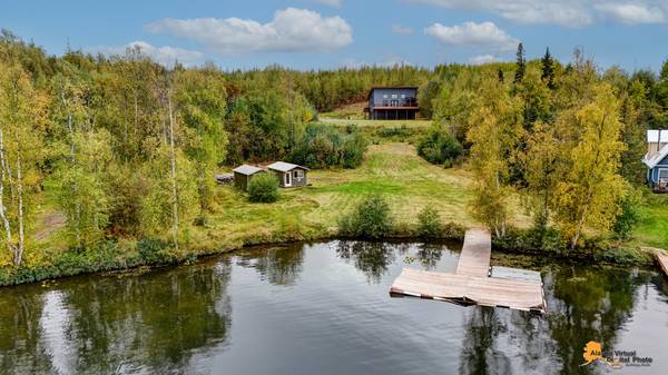 $879,000 / 2br - 1280ft2 - REDUCED!!  Waterfront Retreat on 1.73 Acres with Private Dock (Big Lake)64004785929859120