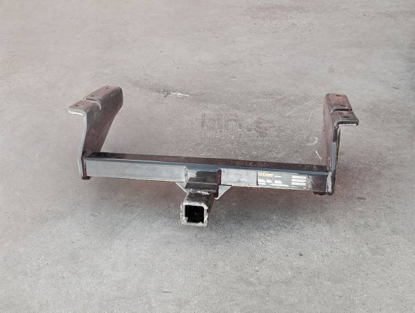 CURT 2" Receiver Hitch for GMC/Chevy/Cadillac 1