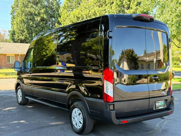 2022 Ford Transit 250 - Photo 5