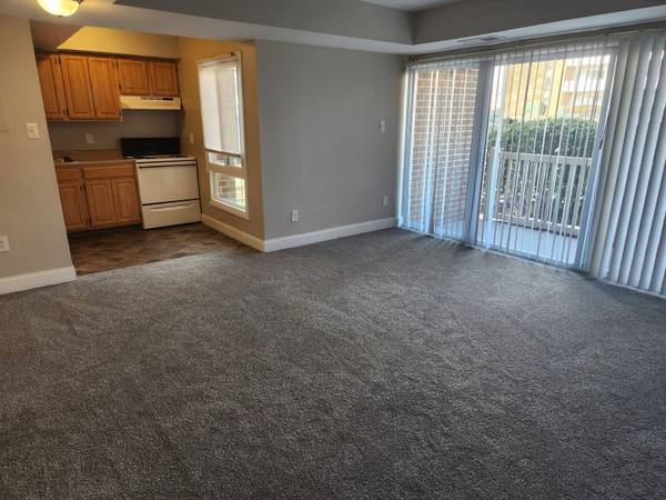 $1,600 / 2br - 784ft2 - Patio/Balcón, Piscina Olímpica, 2habitaciones 1baño (6936 Walker Mill Rd, Capitol Heights, MD)63882463327233123