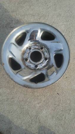 One 16×7-5 lugs Dodge Chrome Steel Factory Rim 1