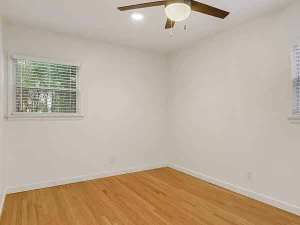 $1,100 / 1br - 850ft2 - Beautiful 2 bed 1 bath Back unit (Venice)64035740031235122