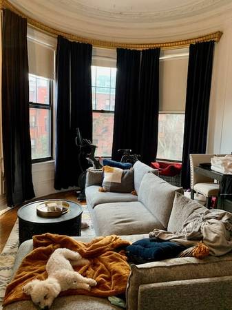 $3,150 / 1br - Mission Hill Studio/1 Bath | Elevator Building w/ Laundry & Heat (Back Bay)63810087578241121