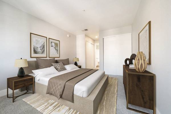 $2,831 / 2br - 923ft2 - En Hayward, Salón residencial, 2/hab (hayward / castro valley)63622983276033123