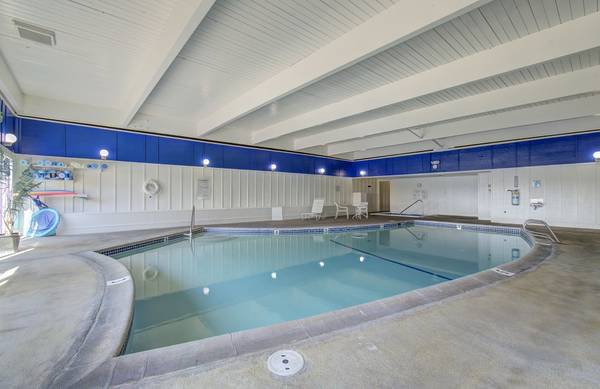 $235,000 / 1br - 906ft2 - Sunshine, Style & a Peekaboo River View—Welcome Home! (Vancouver)63956923676546124