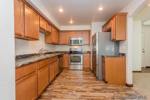 $1875.00 / 3br - 2130ft2 - Lovely 3 bed/3 bath home in desirable Saddle Ridge64018614339842123