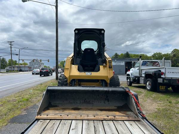 2023 Caterpillar 236D 2 velocidades 4x4 - $37,944 (Plaistow, NH)63622483825795121