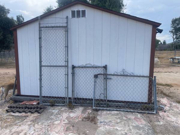 CHAIN LINK GATE 1