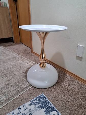small metal end table 1