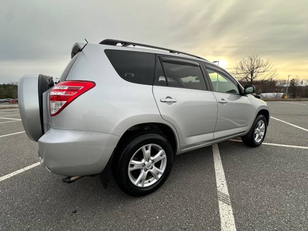 2011 Toyota Rav 4 SUPER CLEAN 1 OWNER!!!! - $9,499 (Northborough)63470757678851123