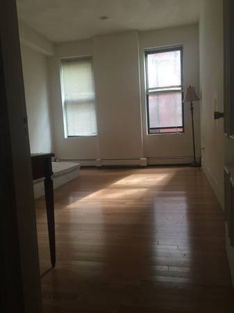 $1,200 / 4br - 140ft2 - Rooms in 4 BR Apartment, great location (Brookline Village)63196311939843121