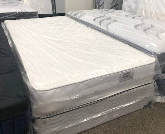 Queen Mattress Brand new Sale" 1