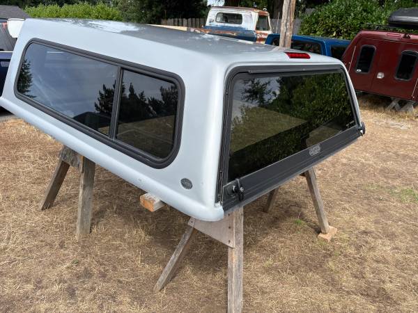 5 1/2ft FORD F150 TRUCK CANOPY 2004-2008 - $1,075 (Seatac)63436998379779122