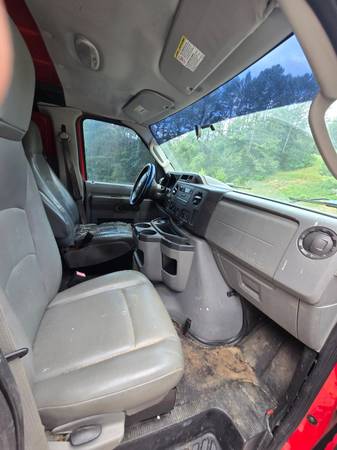 2010 Ford E350 - $2,000 (Luttrell)63625129792003122